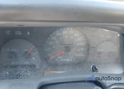 1999 Mercury Grand Marquis Gs из США, поврежденный, VIN 2MEFM74W7XX638004